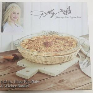 Dolly Parton My Heart Pie Plate Wicker Basket
